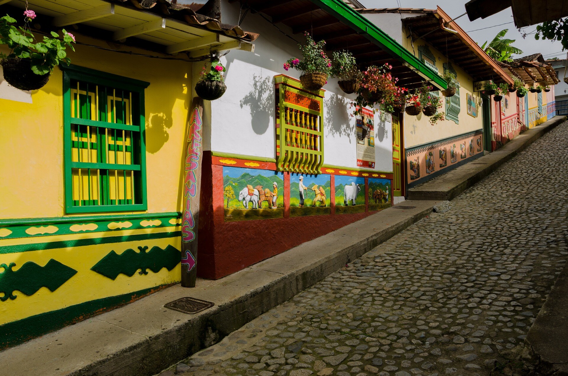 Guatapé Antioquia: Más allá del embalse y la piedra del Peñol